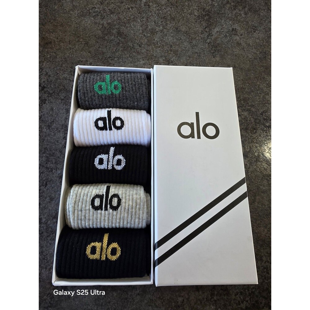 Aló crew socks new in the box
